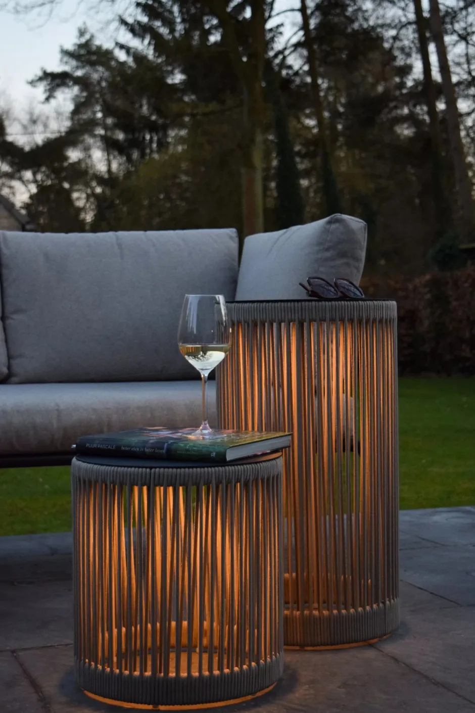 Wegeleuchten|Led Außenleuchten* LED Akku Stehlampe Taupe 6h 3000 K IP44 Hocker Tisch