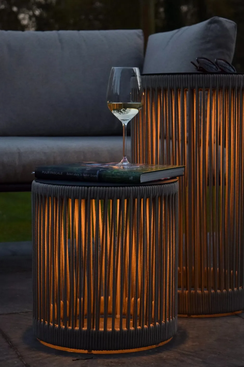 Wegeleuchten|Led Außenleuchten* LED Akku Stehleuchte Taupe 3000 K IP44 Hocker Tisch