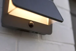 Eco-Light LED Solar Wandleuchte mit Bewegungssensor IP54 3000 K< Metall Lampen|Solarleuchten