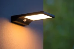LED Solar Wandleuchte mit Bewegungsmelder Schwarz IP44< Außenwandleuchten|Solarleuchten