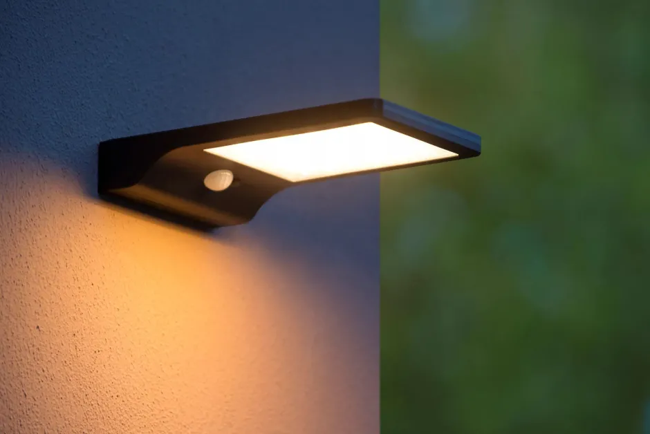 LED Solar Wandleuchte mit Bewegungsmelder Schwarz IP44< Außenwandleuchten|Solarleuchten