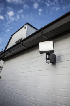 Eco-Light LED Wandleuchte außen mit Bewegungsmelder IP44 5000 K< Led Außenleuchten|Außenwandleuchten