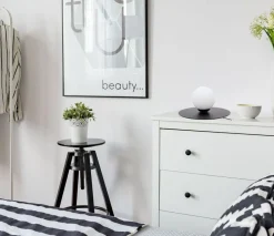 Belis Nachttischlampe Glaskugel blendarm E27 15 cm in Schwarz< Wohnzimmerlampen|Metall Lampen