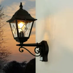 Vintage Lampen|Rustikale Außenleuchten*Elstead Schwarze Hoflampe mit Bewegungsmelder IP43 LEADWORTH