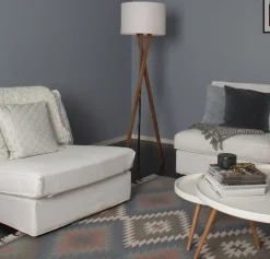 By Rydéns Stehlampe Dreibein 160 cm hoch Stoff Holz E27 in Walnuss Weiß< Wohnzimmerlampen|Stofflampen