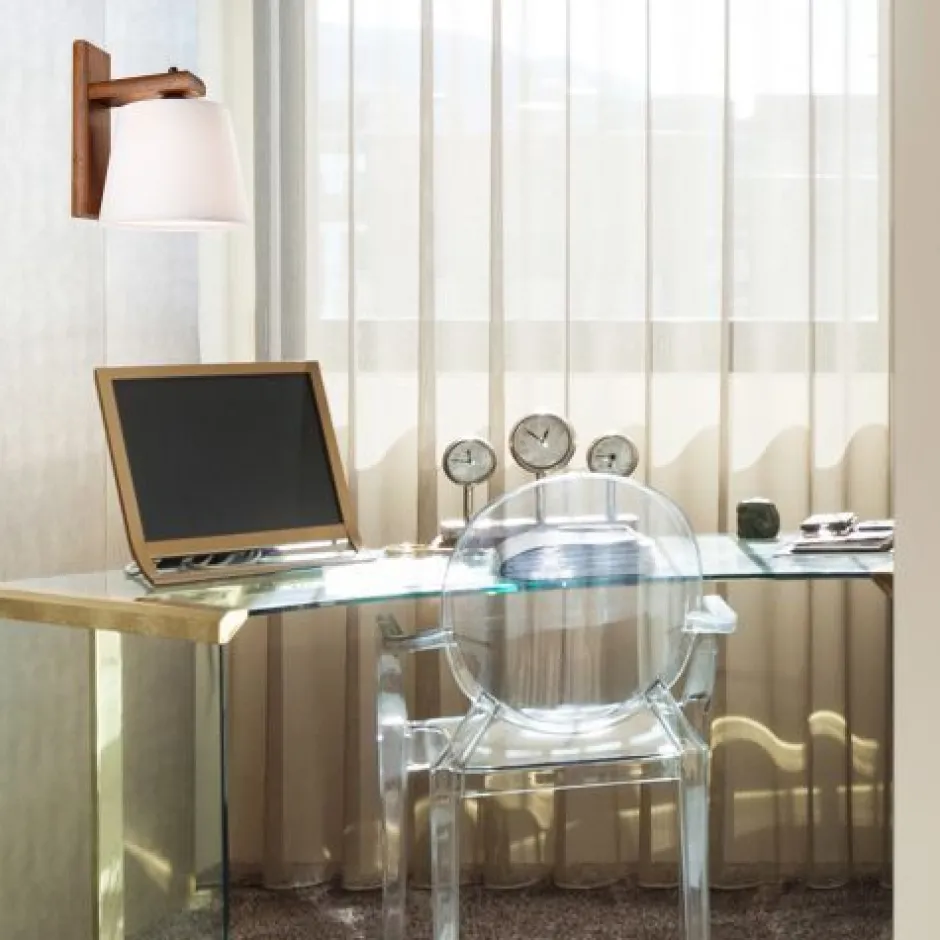 Lamkur Wohnliche Wandleuchte BEVERELY in Braun Flur< Wandleuchten|Moderne Lampen