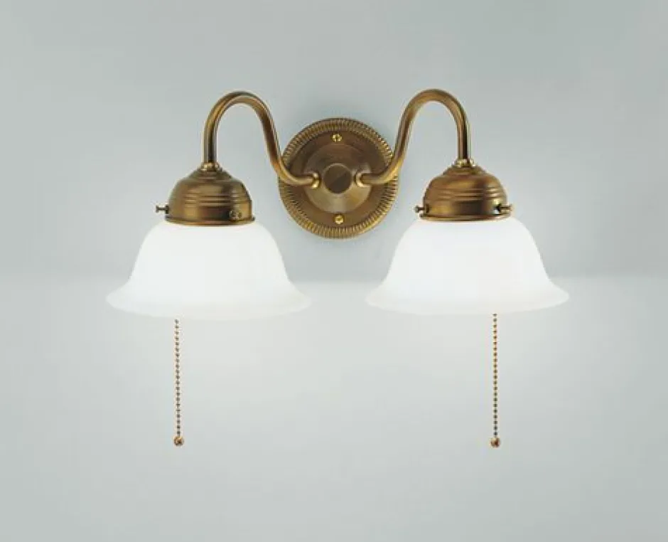 Berliner Messingleuchten Wohnliche Wandleuchte mit Zugschalter E27 Glas Messing< Wohnzimmerlampen|Küchenlampen